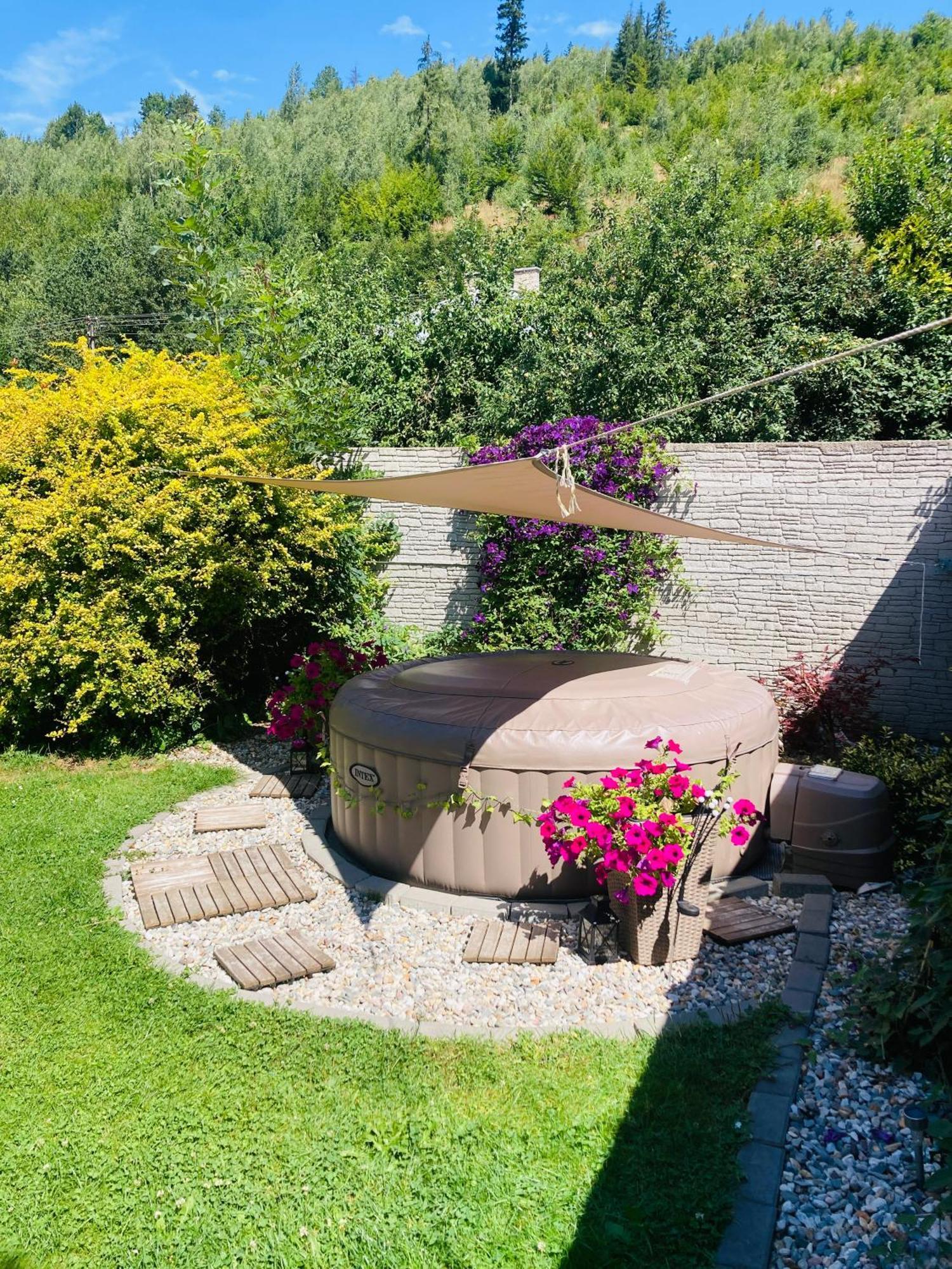 Utulna Chaloupka Na Valassku Valašská Bystřice Exteriör bild