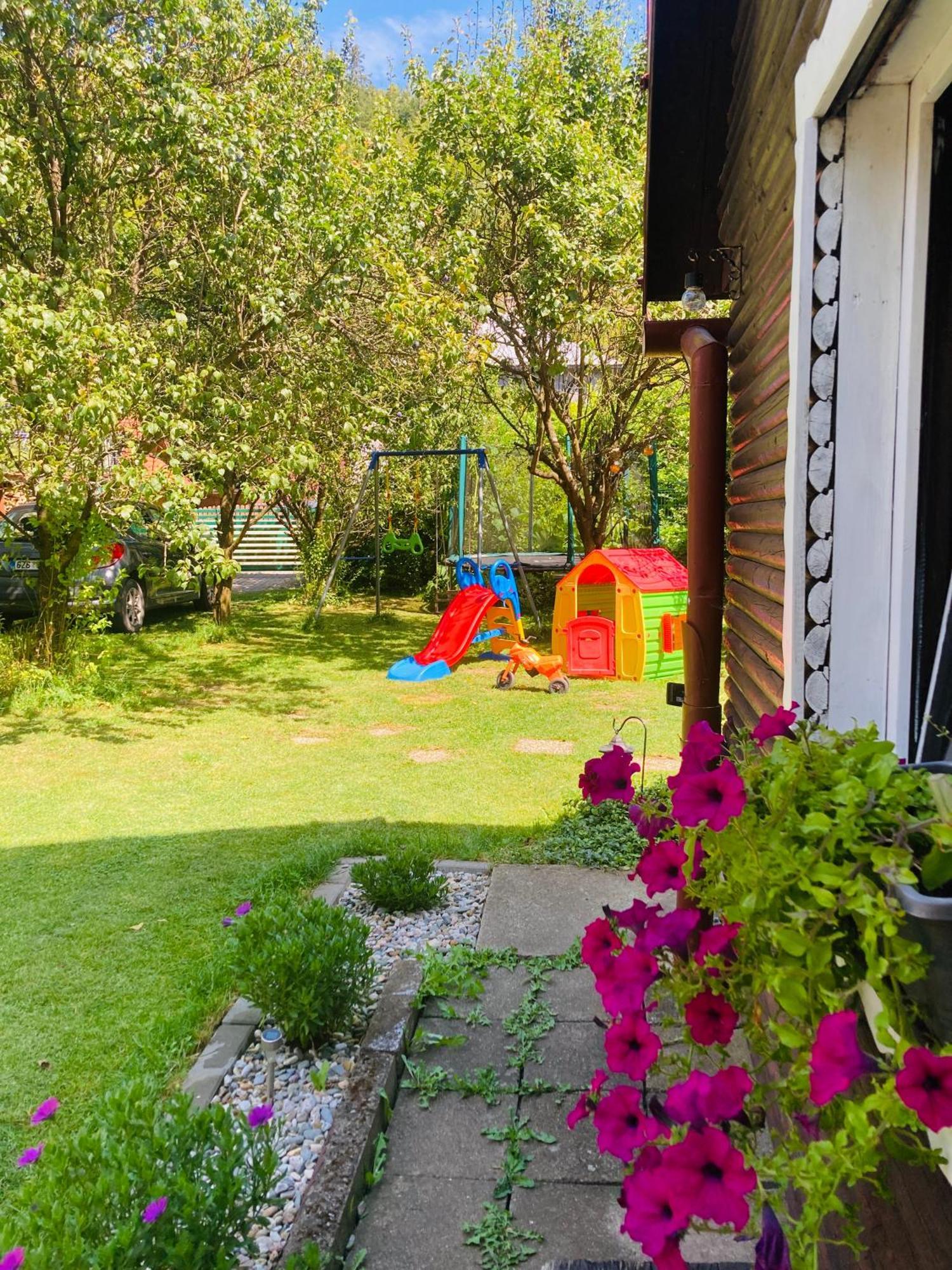 Utulna Chaloupka Na Valassku Valašská Bystřice Exteriör bild